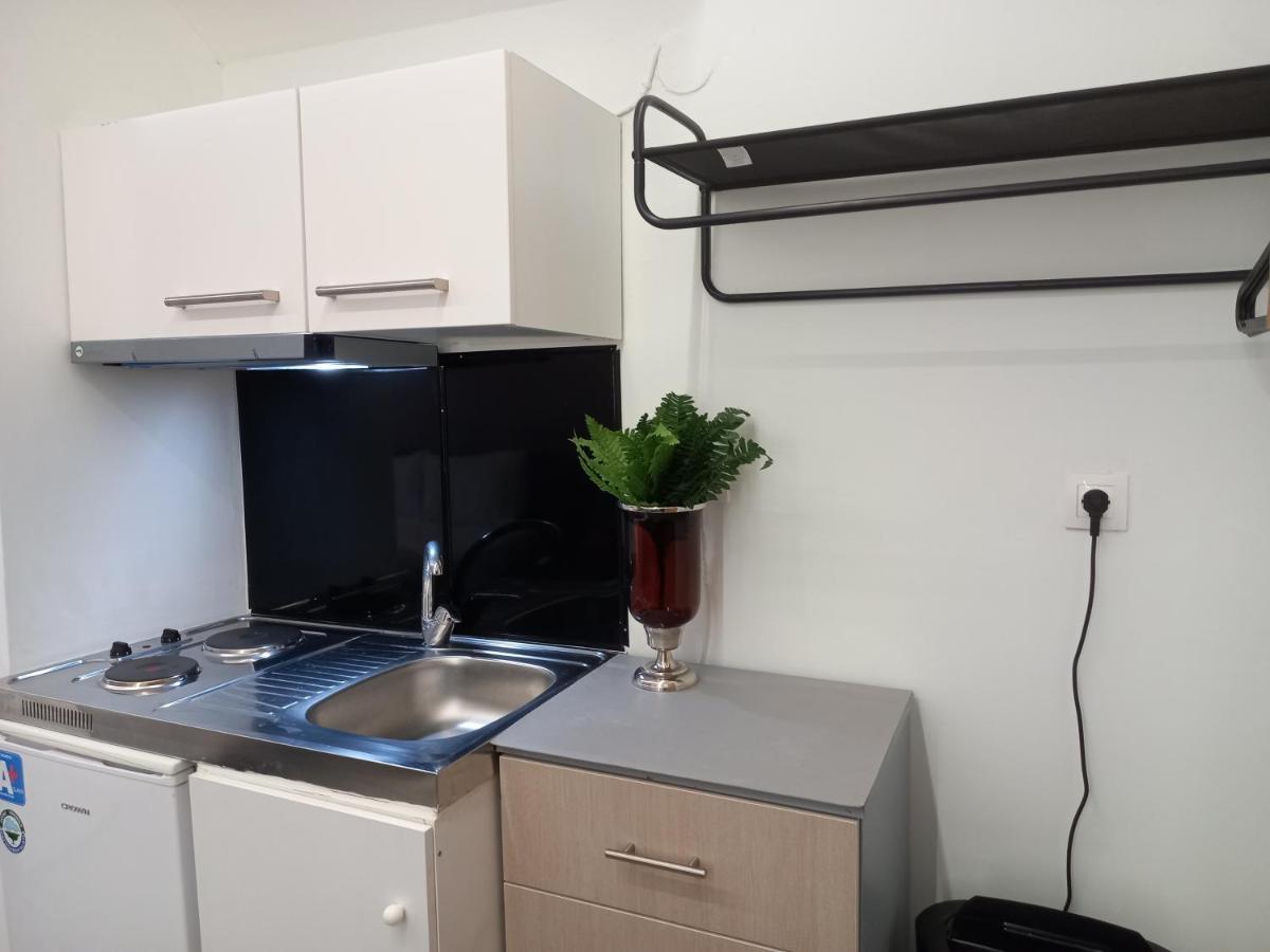 سالونيك Eros Welcome Stay Downtown Studio - Explore Center By Foot - Close To Helexpo & University المظهر الخارجي الصورة